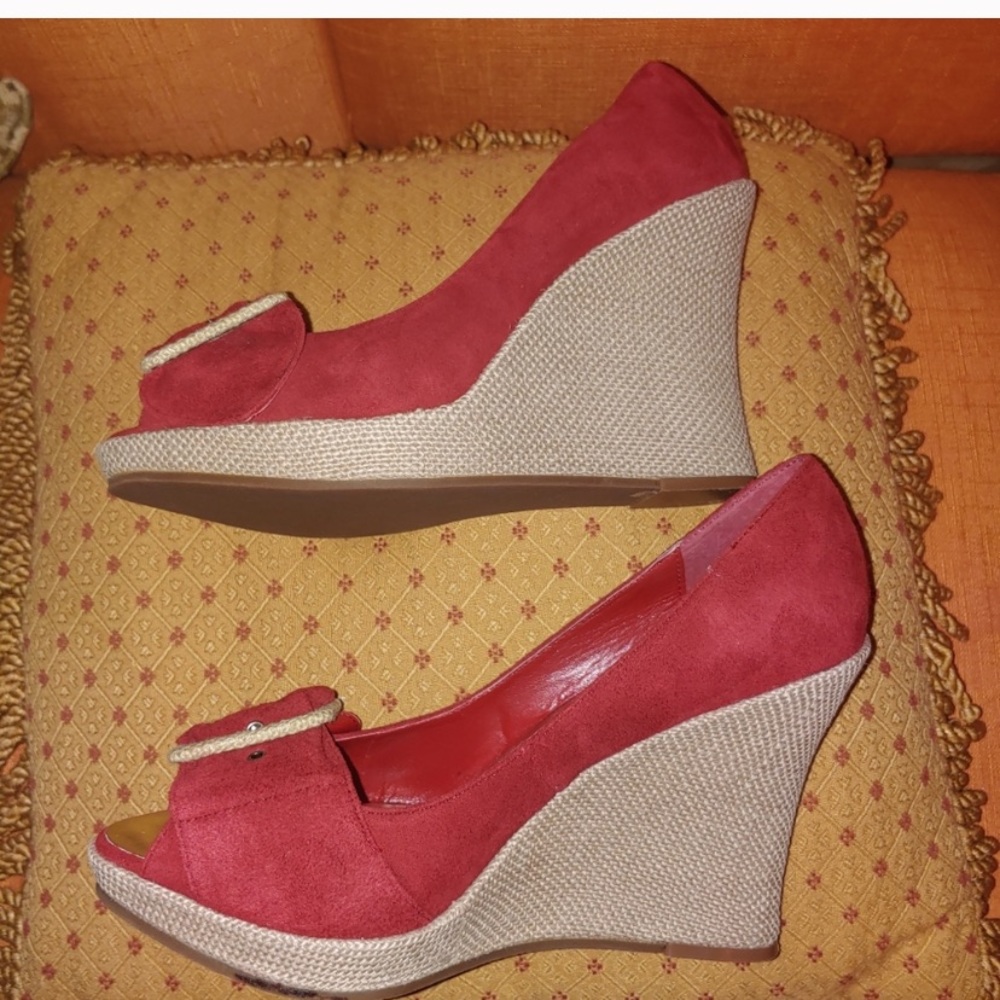 Nine west suede pumps